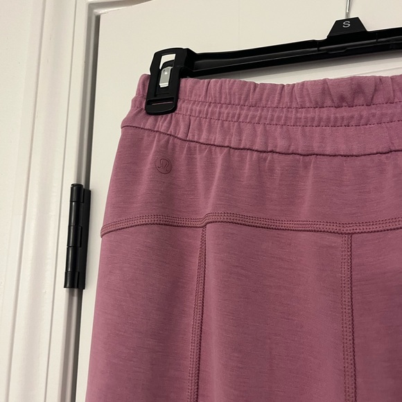 Lululemon Softstreme Sweatpants - Picture 3 of 4
